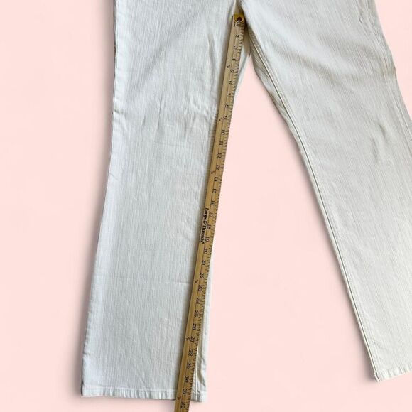 NWT Chico’s White Straight Leg Jeans Size 3 (XL - 16) - Minimalist Summer Pants - Picture 4 of 8